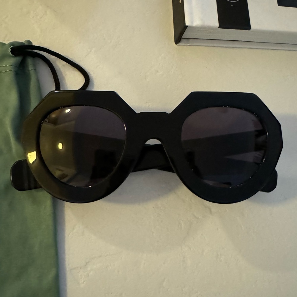 VINTAGE FRENCH BLACK FRAME SUNGLASSES - Picture 1 of 10